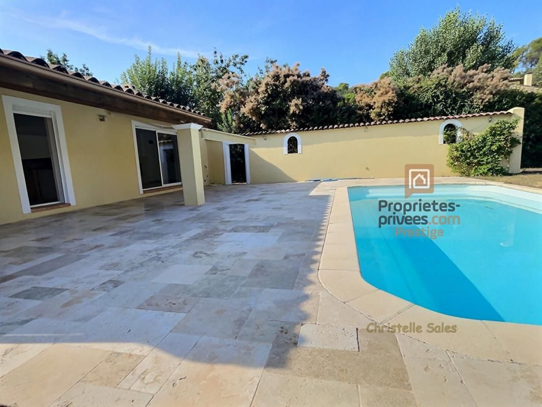 FAYENCE Villa  4 pièce(s) de plain-pied 135 m2 AVEC GARAGE ET PISCINE 3