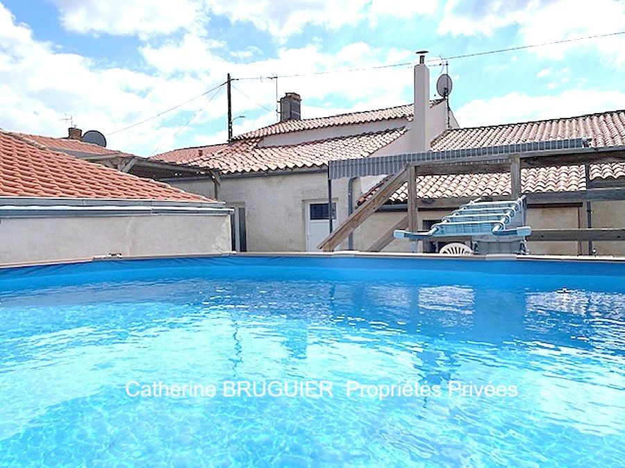 Charentaise de 175 m2,  4 chambres, garage, piscine, terrasse