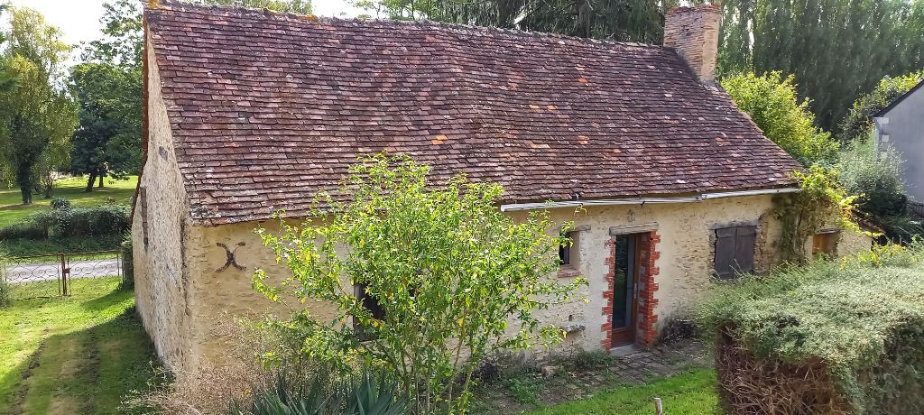 NOTRE-DAME-DU-PE Maison en pierres de 80m² à rénover 1