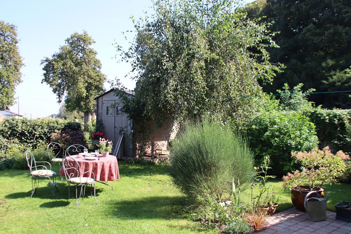 CORMEILLES Jolie Maison de village avec jardin 2