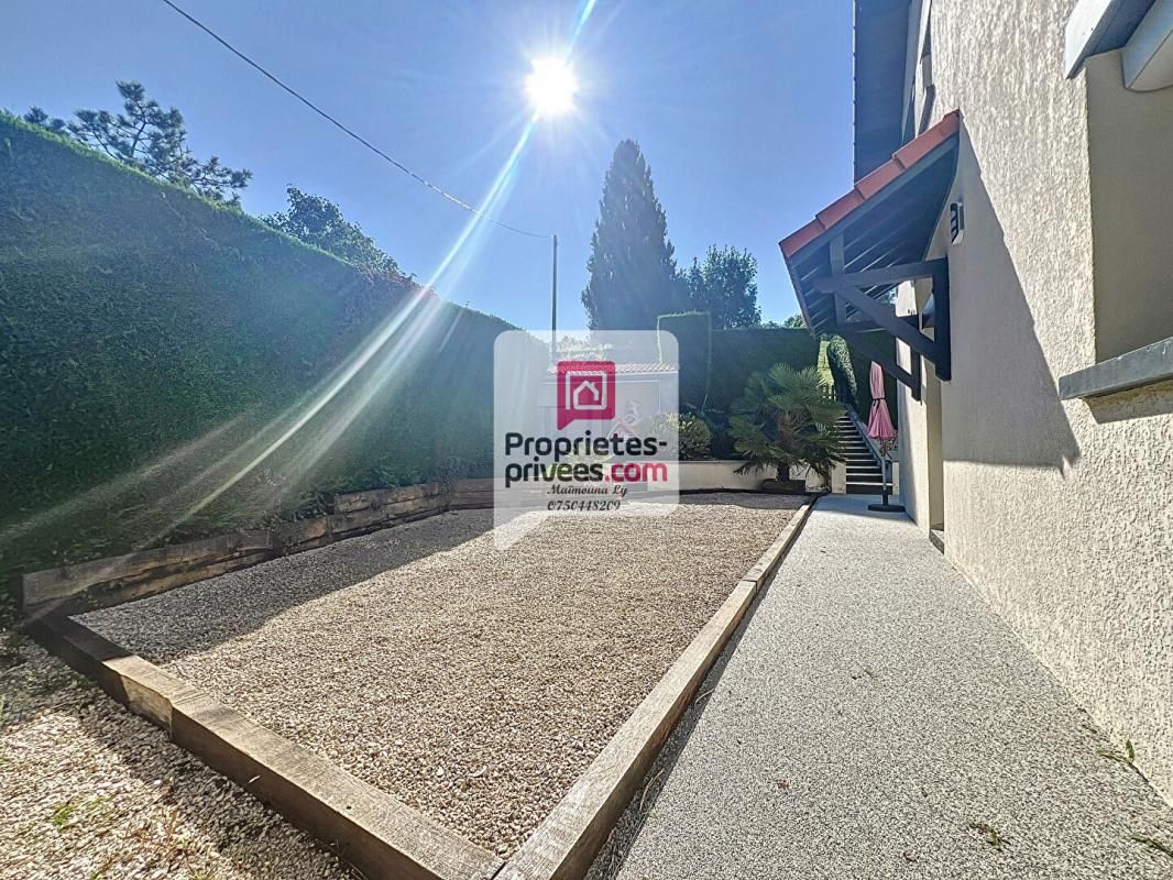 CHAMBERY Maison rénovée avec terrasses et jardin 2