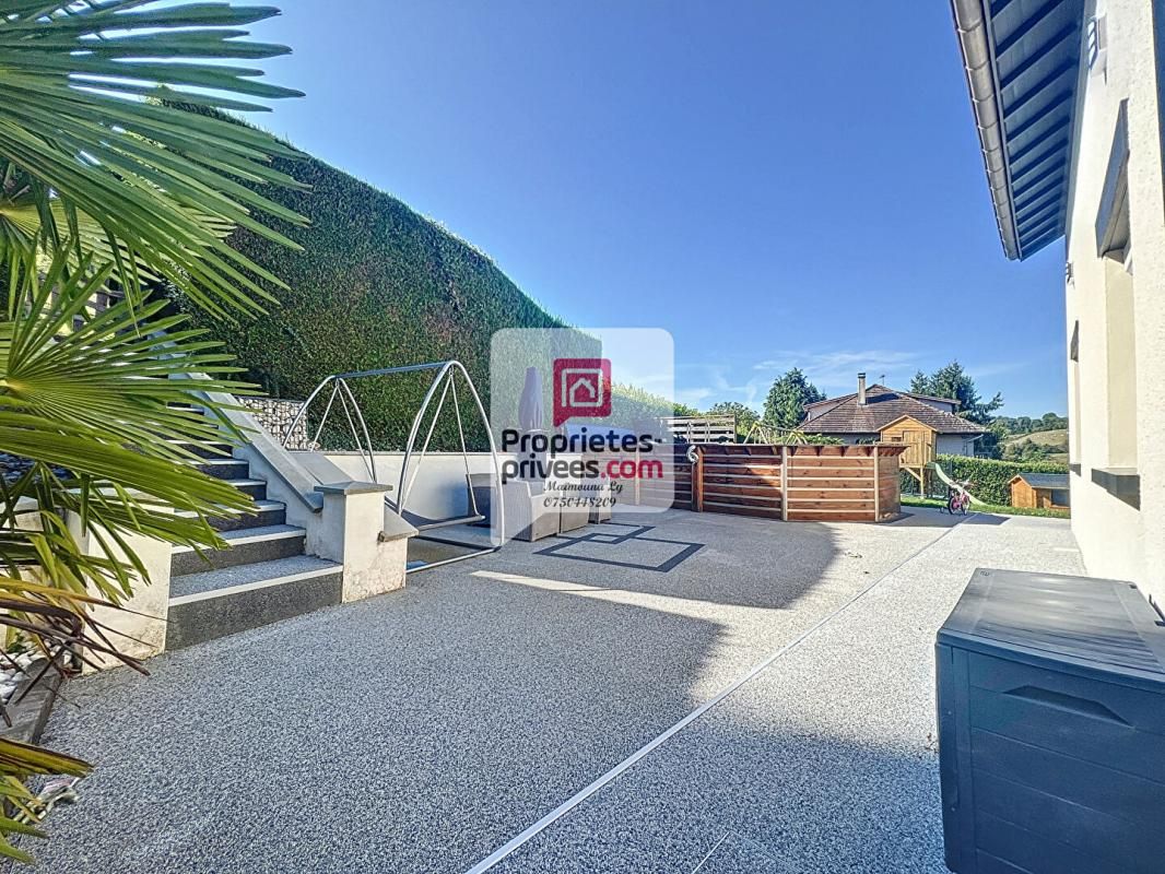 CHAMBERY Maison rénovée avec terrasses et jardin 3