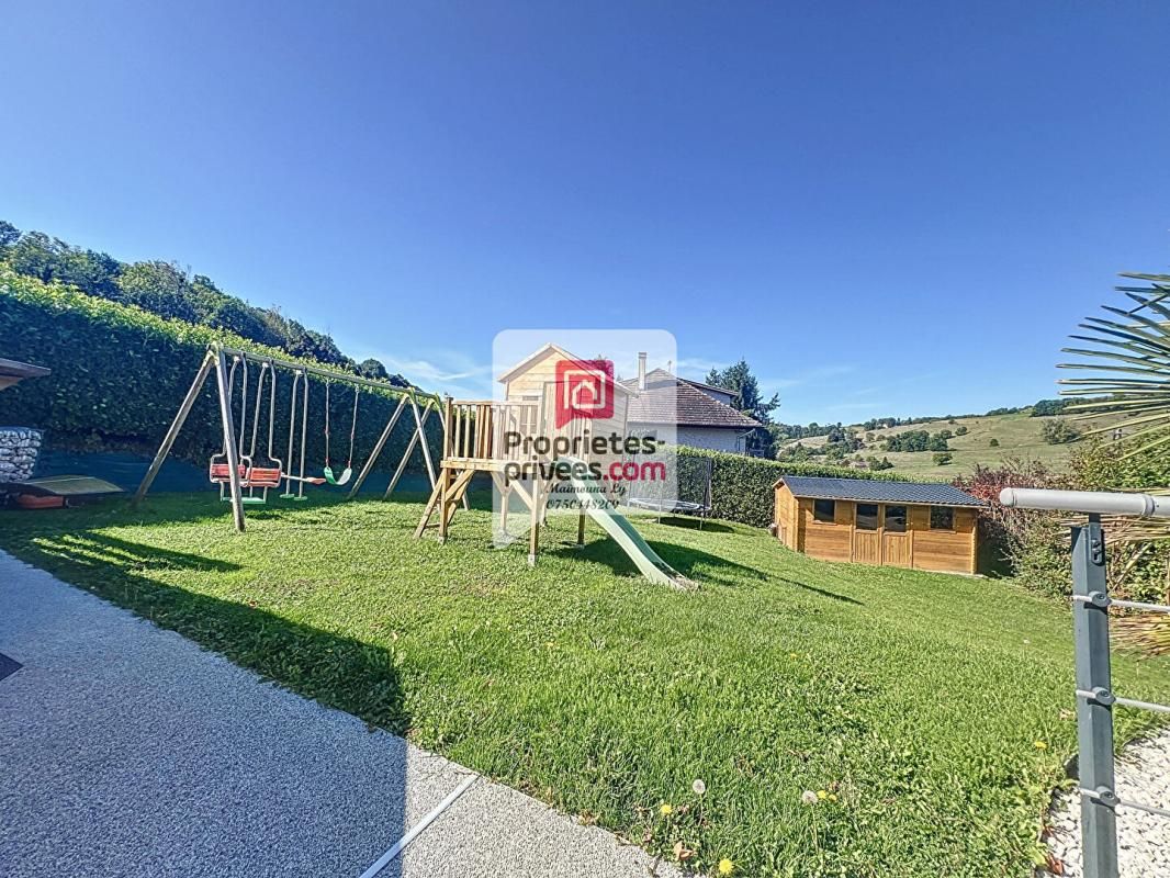 CHAMBERY Maison rénovée avec terrasses et jardin 4