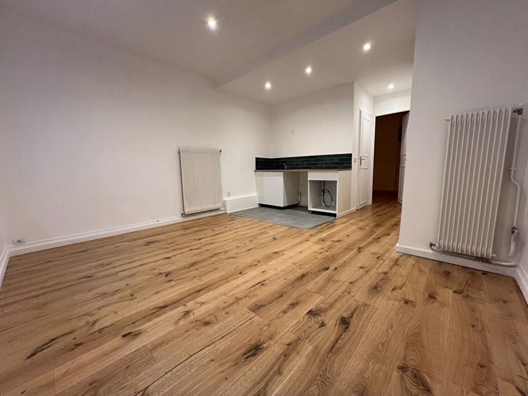 PARIS-17E-ARRONDISSEMENT 75017 PARIS, Quartier BATIGNOLLES - APPARTEMENT 2 PIECES,  37.30 m² 3