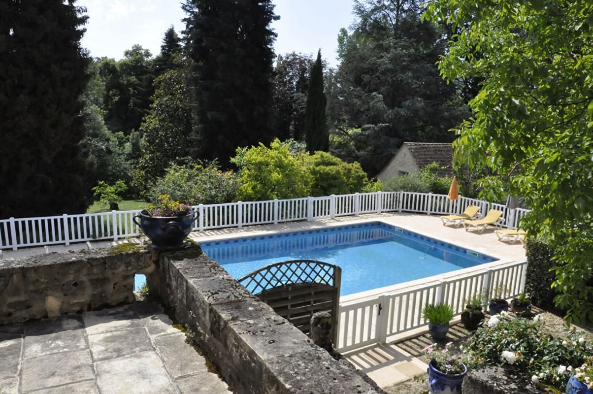 SARLAT-LA-CANEDA Demeure de prestige, 4 maisons, 2 piscines, jacuzzis, sauna, étang, puits 4