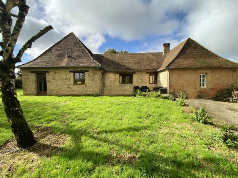 Corps de ferme avec 14ha Lanouaille 7 pièce(s) 150 m2