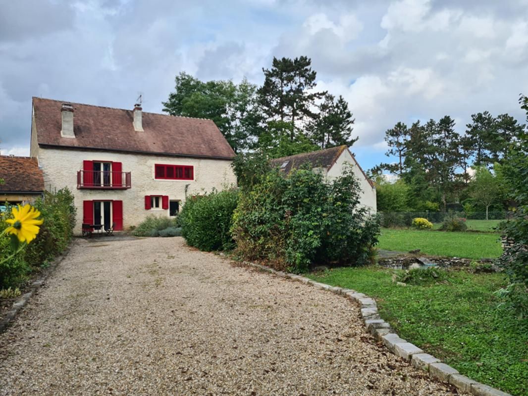 VAUX-SUR-EURE Vaux Sur Eure - Propriété de 1848 en pierres  de 180 m2 - garage et bâtiments - sur 2.000 m2 de terrain - Environnement calme  - Prix : 518.000 2