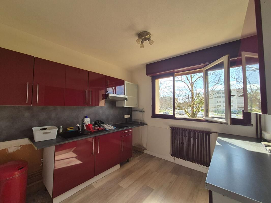 BLOIS Appartement 4 pièces 87 m² au RDC 3