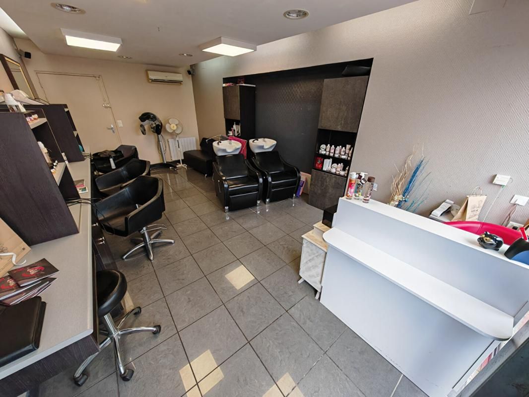 CHATEAUROUX EXCLUSIVITE : Secteur Saint Christophe à Châteauroux - Salon de coiffure et esthétique 3