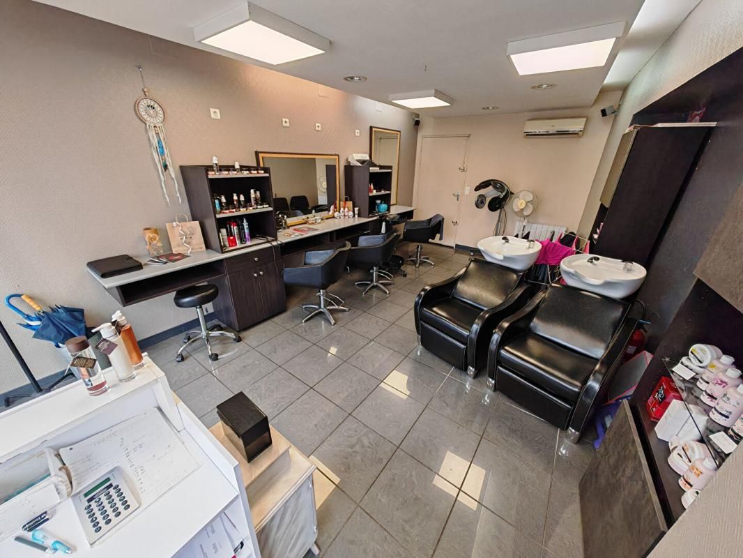 CHATEAUROUX EXCLUSIVITE : Secteur Saint Christophe à Châteauroux - Salon de coiffure et esthétique 4