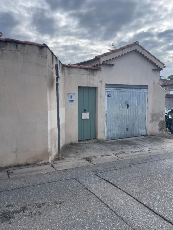 TOULON Vente Maison Toulon 5P - 115 m2 + 2 garages et dépendances 2