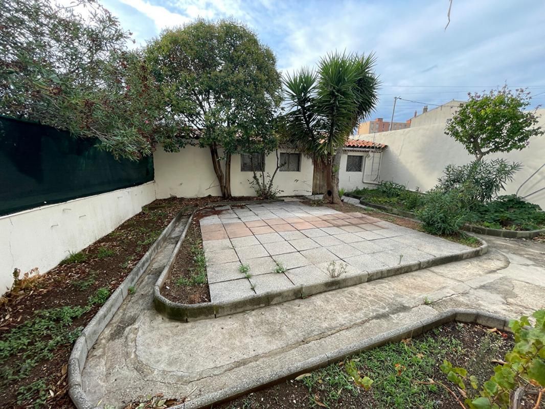 TOULON Vente Maison Toulon 5P - 115 m2 + 2 garages et dépendances 4