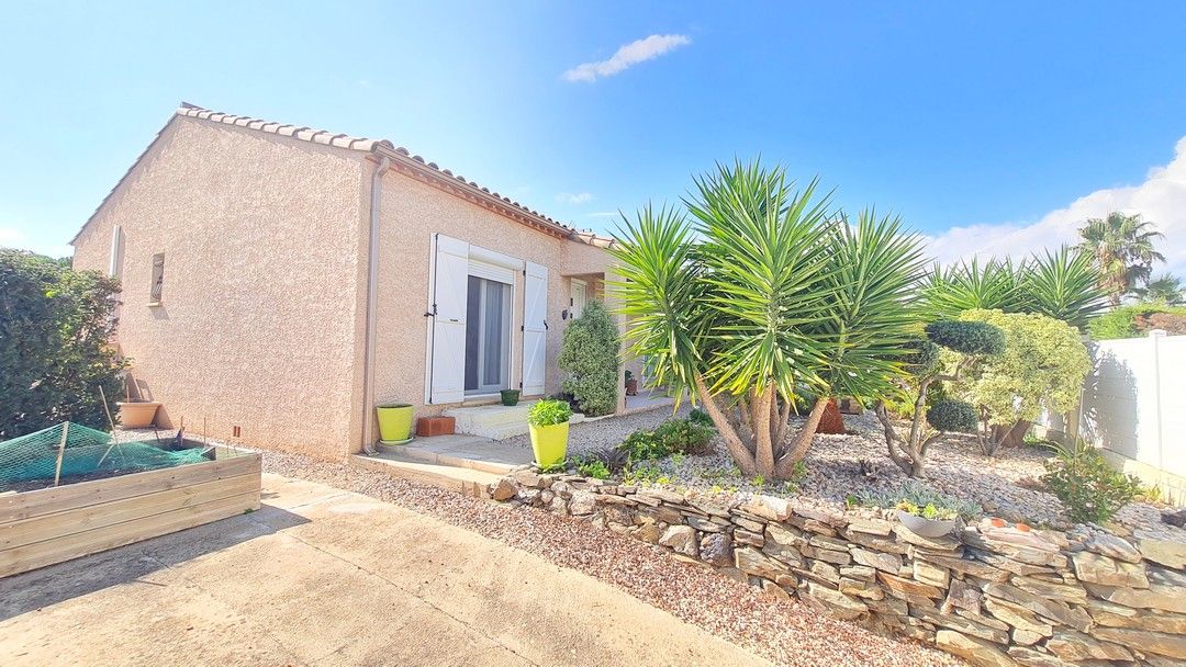 Jolie villa avec garage/piscine et vue sur le village sur 500 m² de terrain