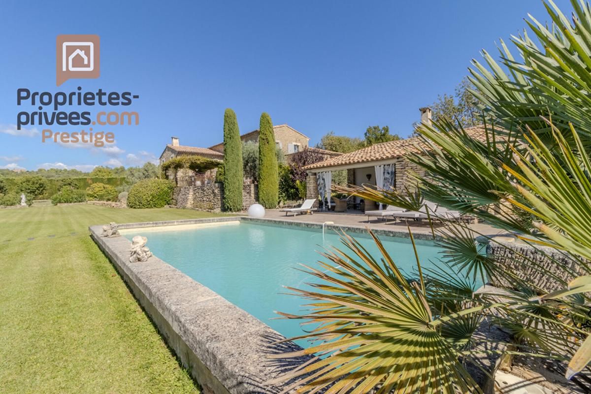 GORDES Gordes 84220: Mas Provençal  en pierre 370 m2 avec piscine sur un parc de 5000m2 2