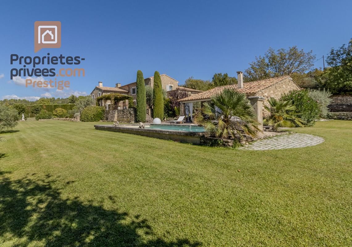 GORDES Gordes 84220: Mas Provençal  en pierre 370 m2 avec piscine sur un parc de 5000m2 3