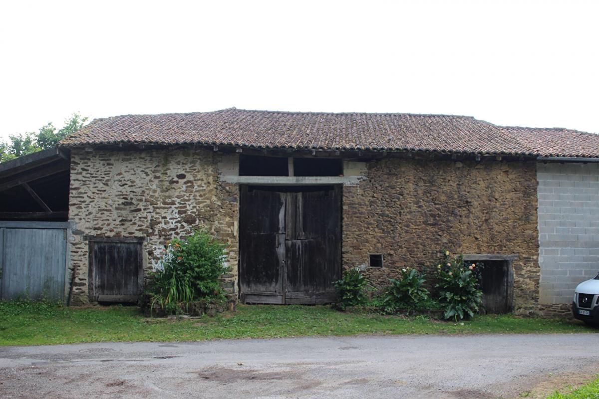 Grange en zone constructible et terrain