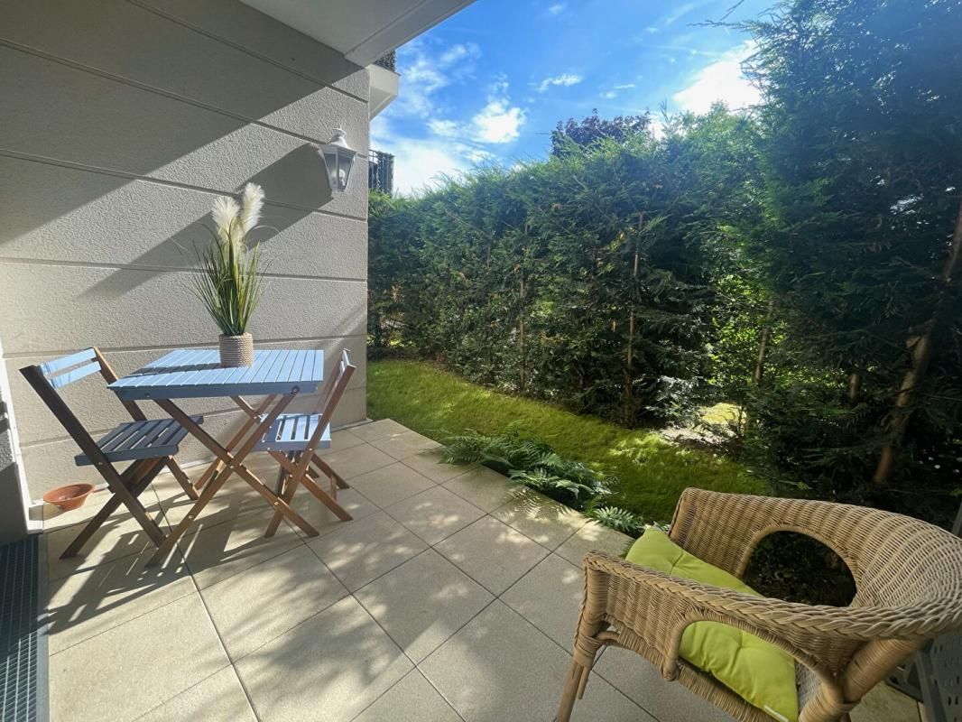 CLAMART Deux pièces avec terrasse et jardin 3