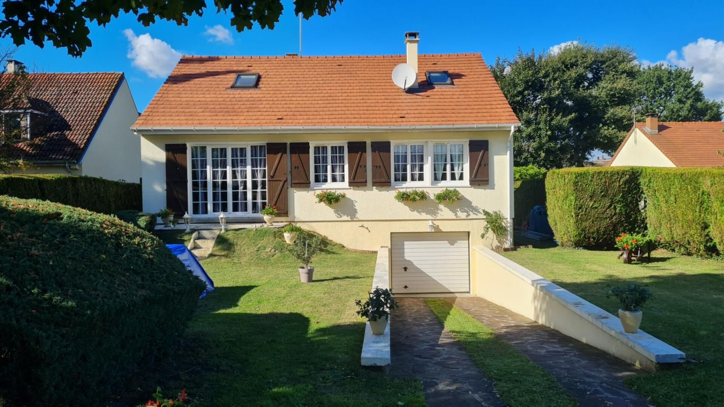 SAINT-OUEN-L'AUMONE Maison avec jardin sur Saint Ouen L Aumone 7 pièces 5 chambres 2