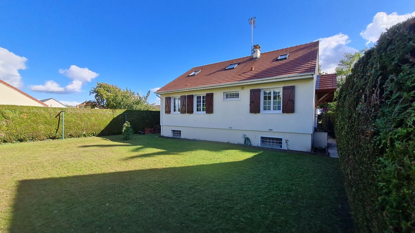 SAINT-OUEN-L'AUMONE Maison avec jardin sur Saint Ouen L Aumone 7 pièces 5 chambres 4