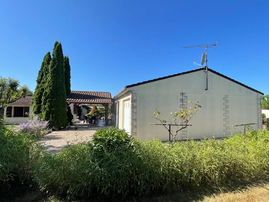 COURSAC Ensemble immobilier de 2 maisons COURSAC 6 pièces 144 m2 4