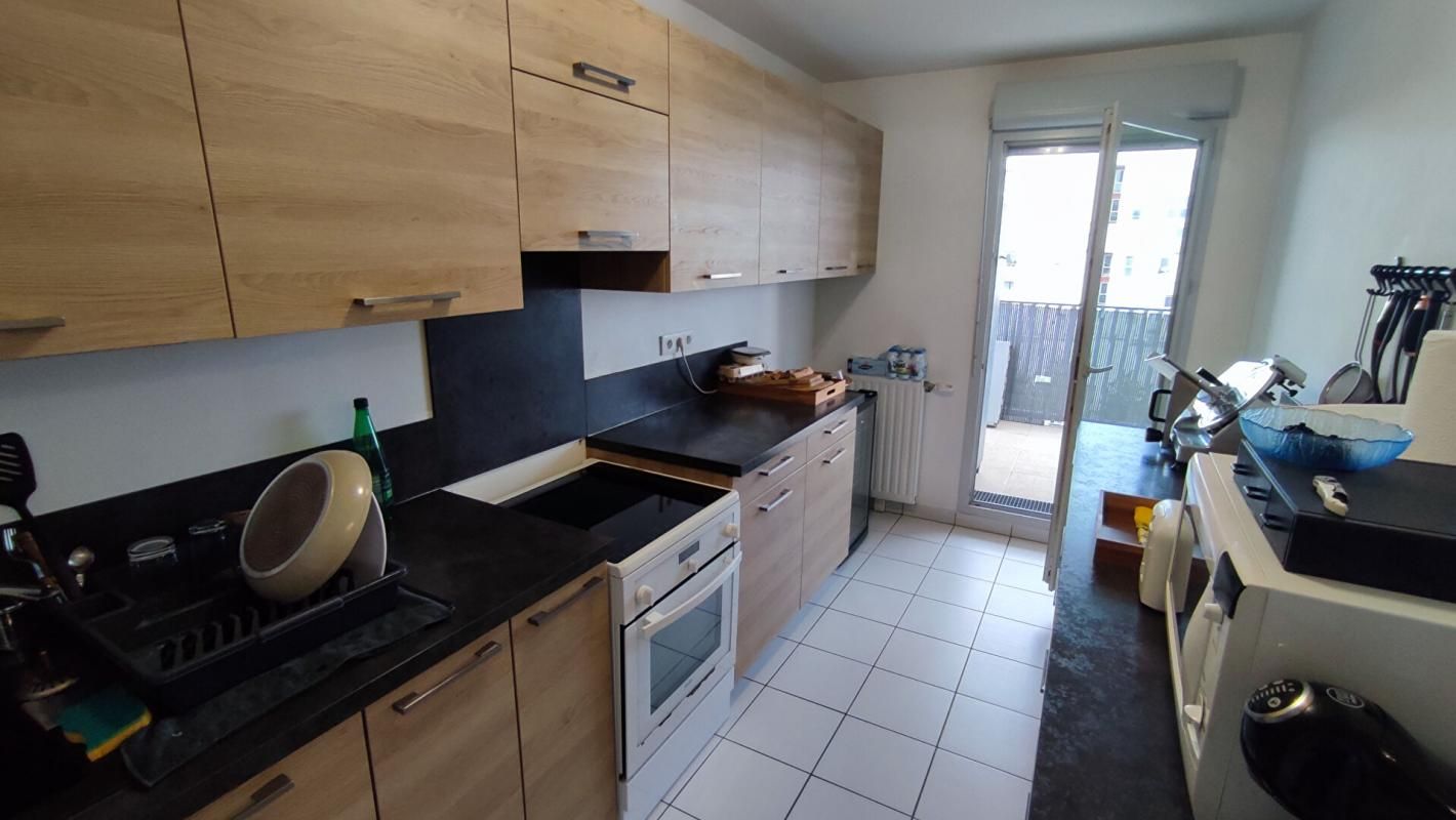 EPINAY-SUR-SEINE Appartement  4 pièce(s) 79.75 m2 2