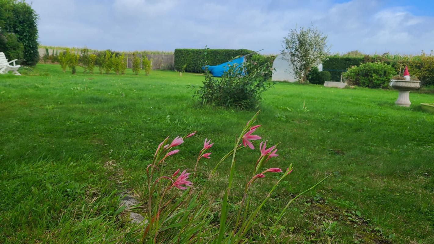 PLOUGASNOU Maison de famille + logement indépendant 4