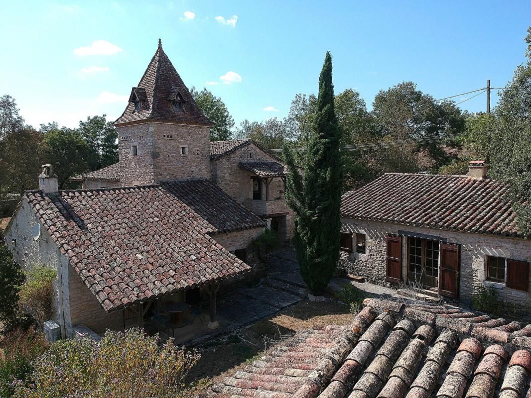 LALBENQUE Maison de caractère du XVIIème avec gite et piscine 3