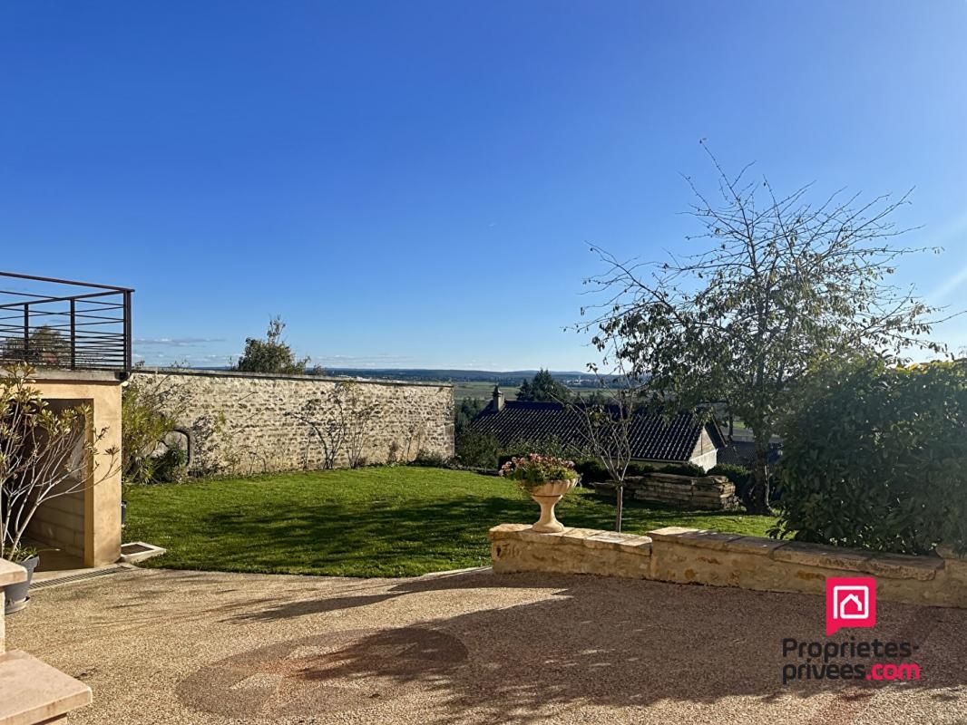 AVALLON Une perle rare à 5 mn d'Avallon : Votre future maison avec vue panoramique 2