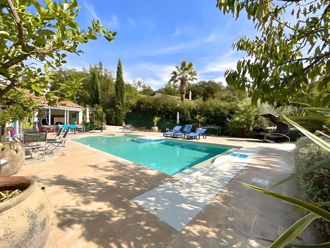 DRAGUIGNAN MAGNIFIQUE VILLA FAMILIALE AVEC PISCINE EN PROVENCE 4