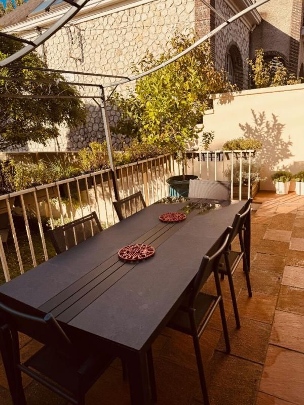 SAUMUR SAUMUR CENTRE VILLE: Petite Maison de Charme avec Terrasse et Jardin 3