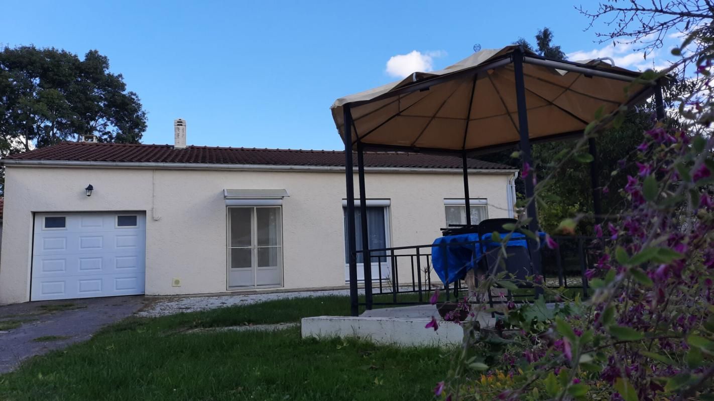 SAINT-GERMAIN-DE-LUSIGNAN Maison Jonzac  plain pied 90 m2 2