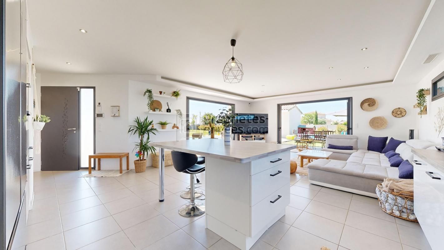 MAISON CONTEMPORAINE PLAIN PIED AVEC VUE SUR LES PYRENNEES