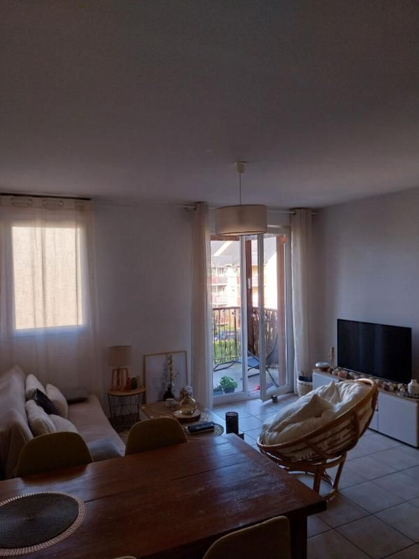 LA RIVIERE-SAINT-SAUVEUR Appartement  3 pièce(s) 53 m2 2