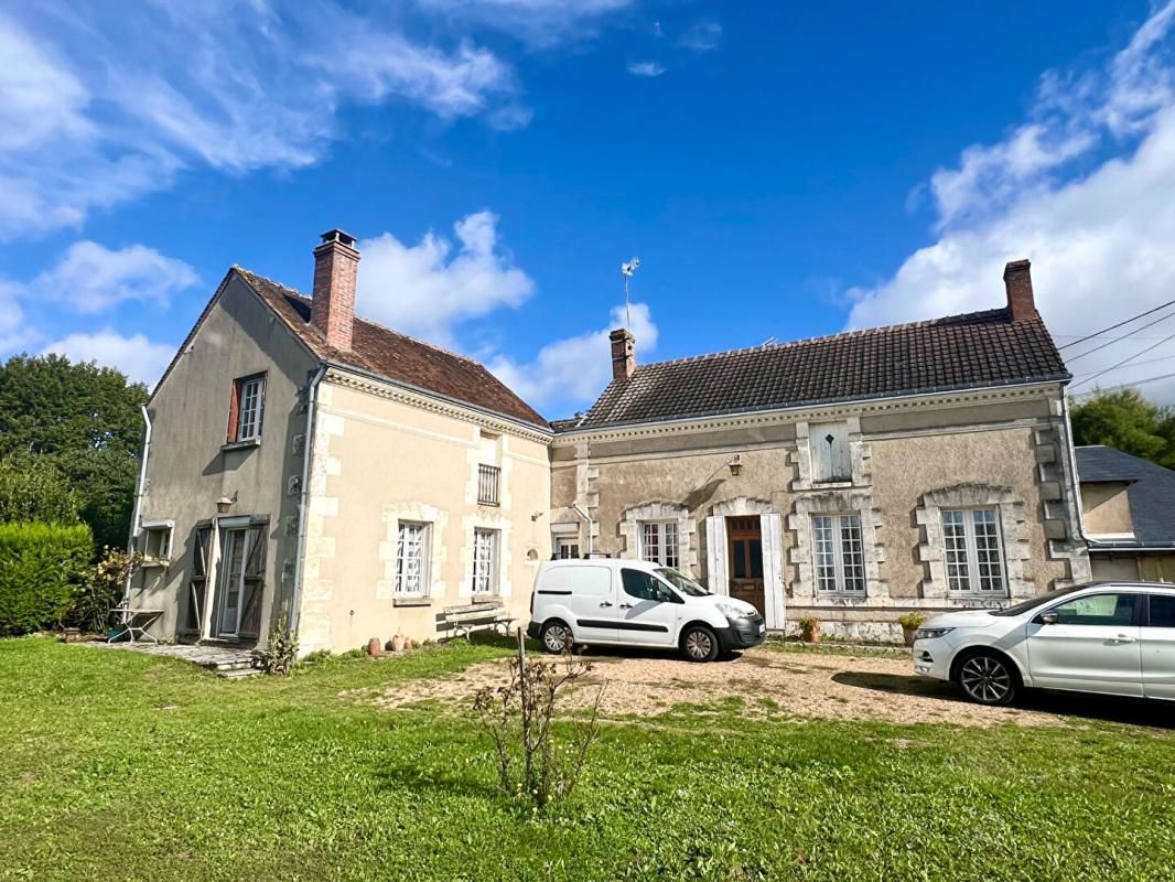 VILLIERS-SUR-LOIR Maison  de caractère à Villiers sur Loir  5 mn Gare TGV 1