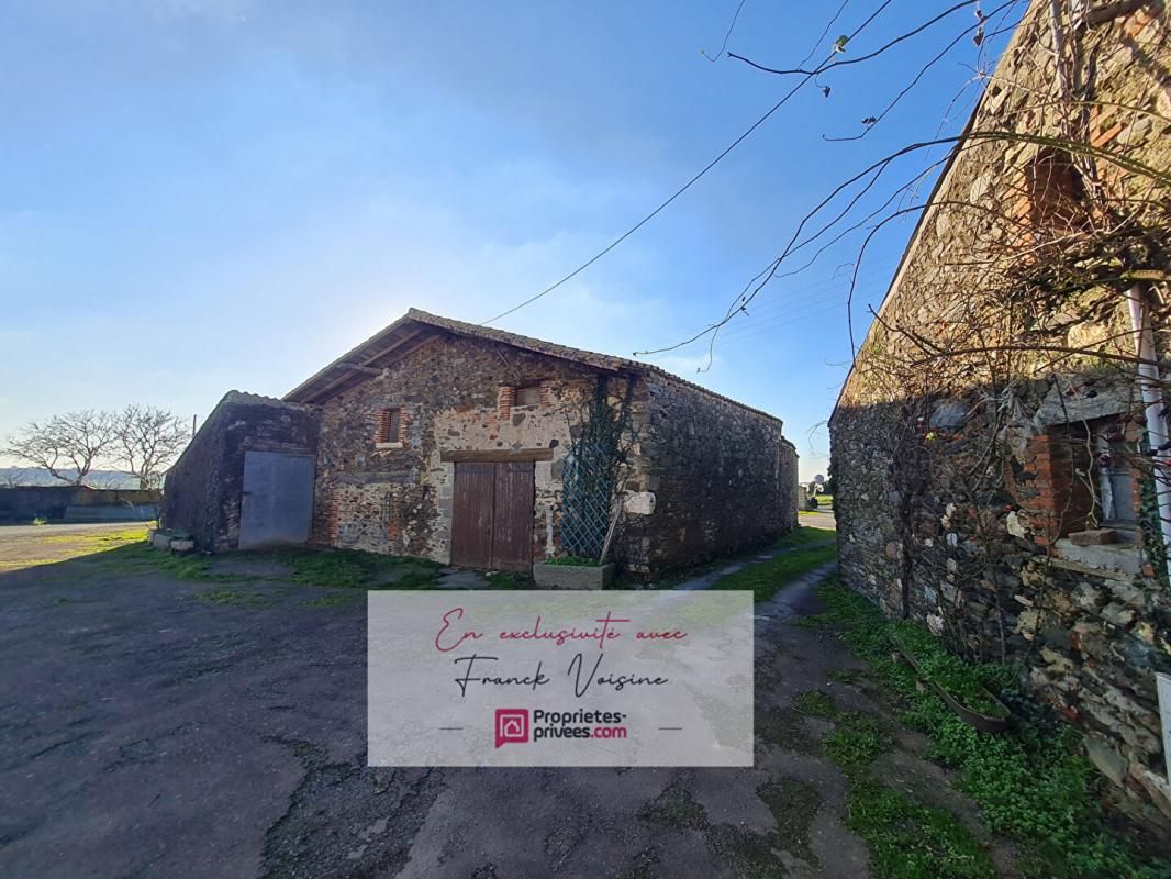 LE BOUPERE Maison  A VENDRE - Le Boupère  - 3 chambres -167m2 env avec dépendances et jardin de 2400 M2 env 4