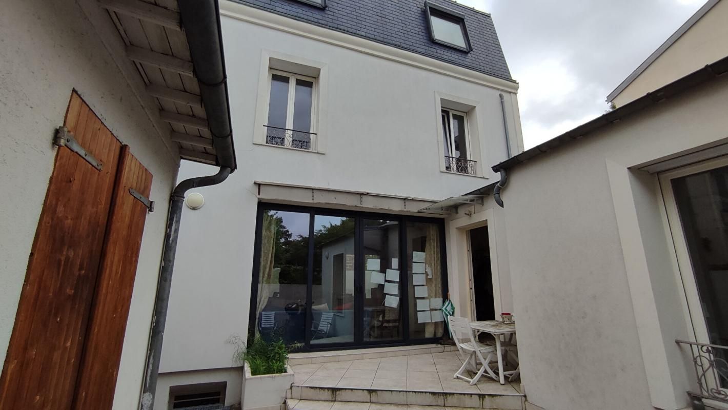 Maison  8 pièce(s) 132.14 m2