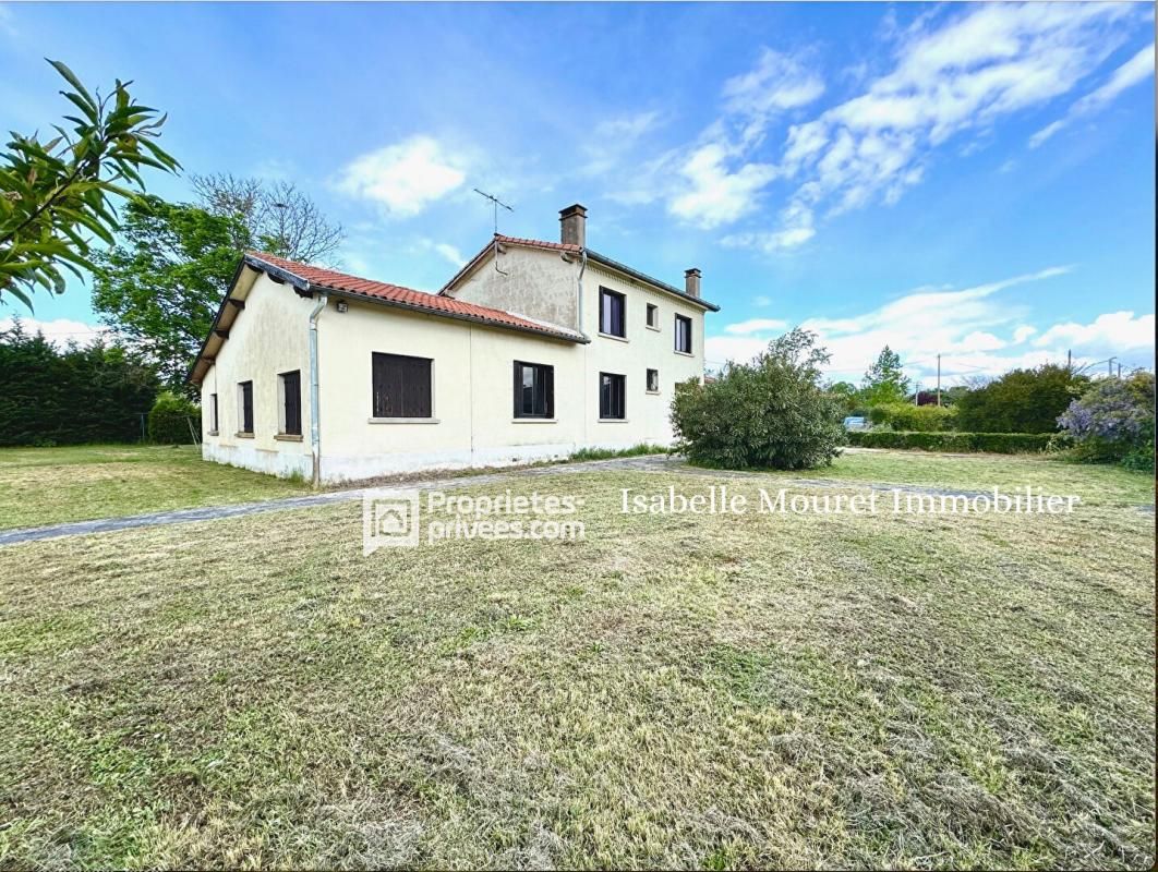 VILLEMUR-SUR-TARN Maison 6 pièces - 2700m2 divisible et constructible 1