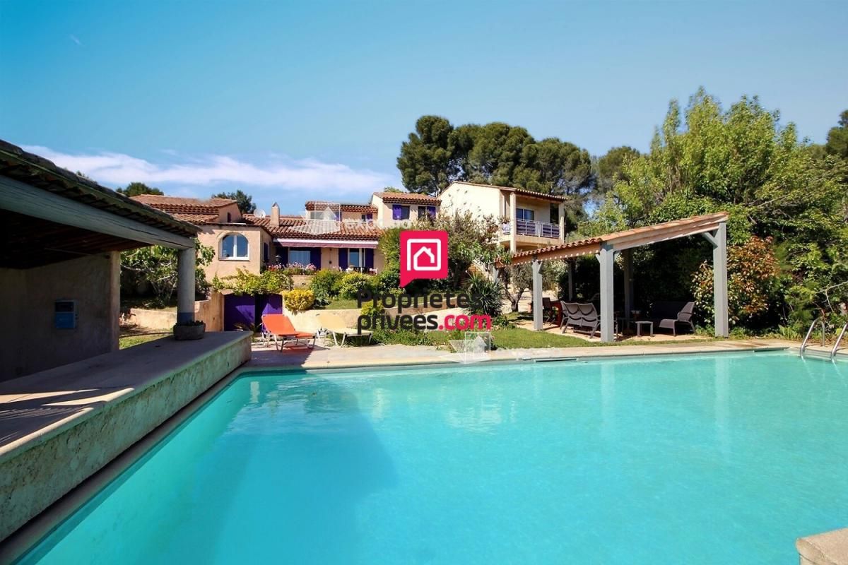 AIX-EN-PROVENCE Villa avec piscine - La Fare Les Oliviers 235 m² - 849 000 Euros - 2