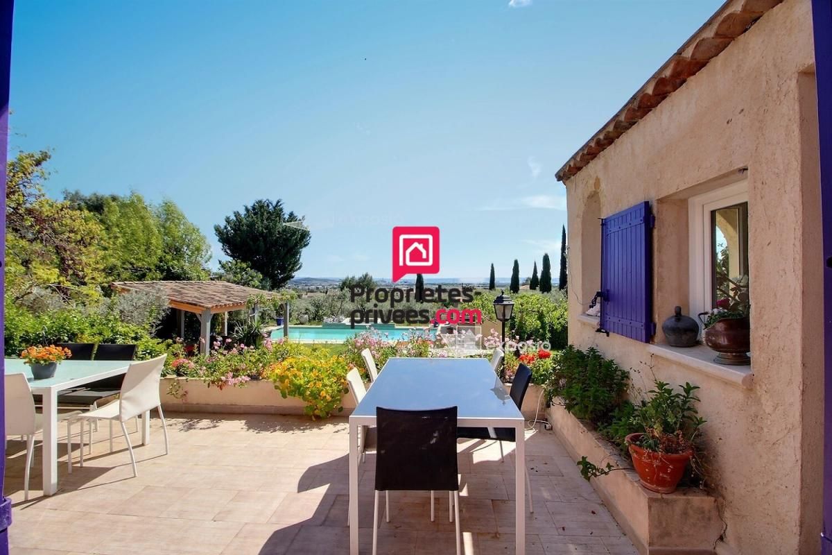 AIX-EN-PROVENCE Villa avec piscine - La Fare Les Oliviers 235 m² - 849 000 Euros - 4