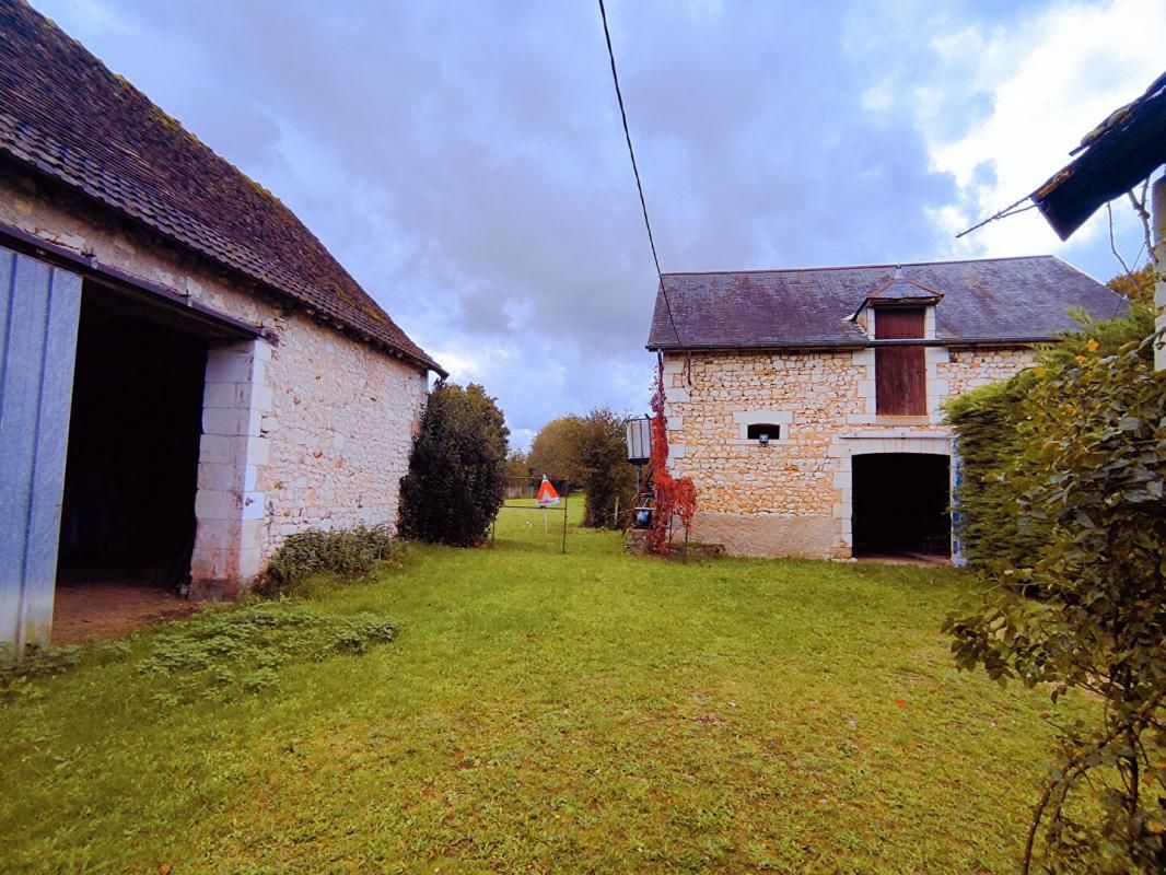 CHAUMUSSAY Maison de pays Chaumussay 5 pièce(s) 83 m2 2