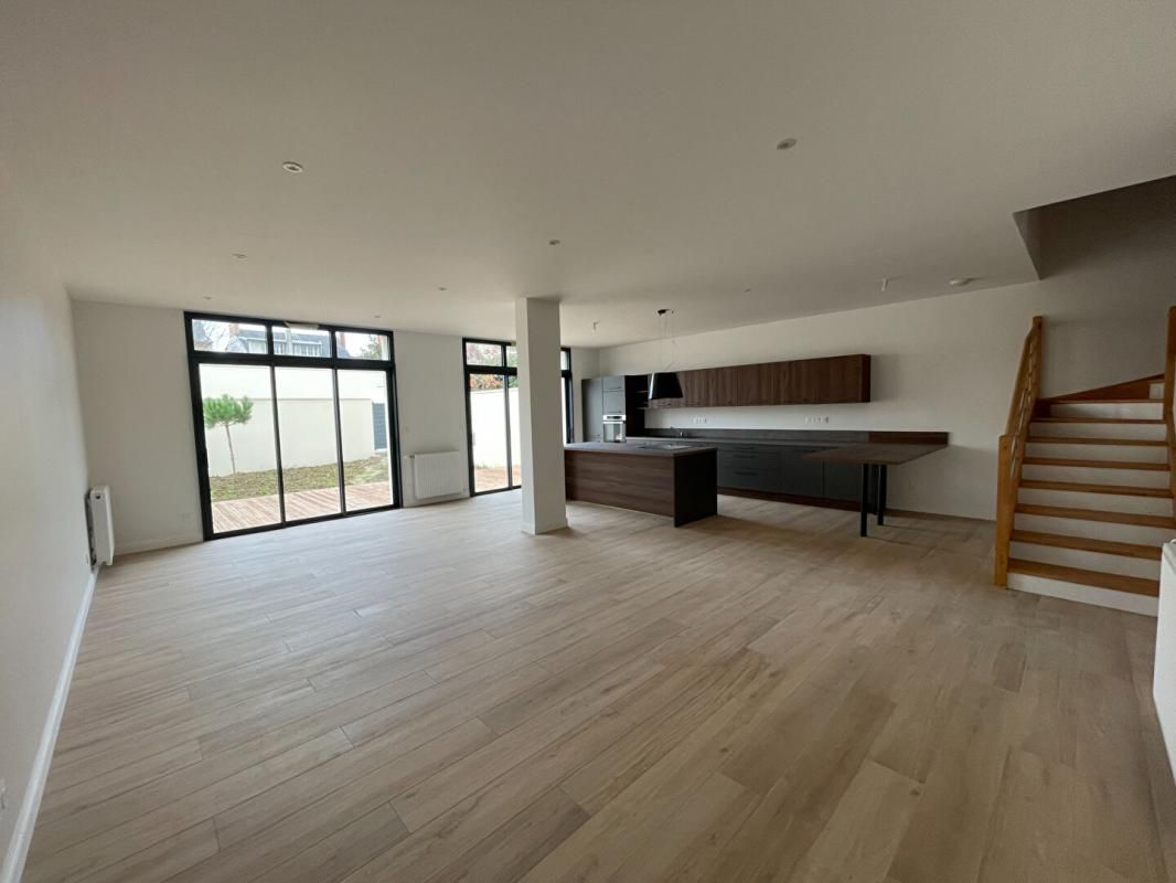 Maison Le Mans 8 pièce(s) 222 m2