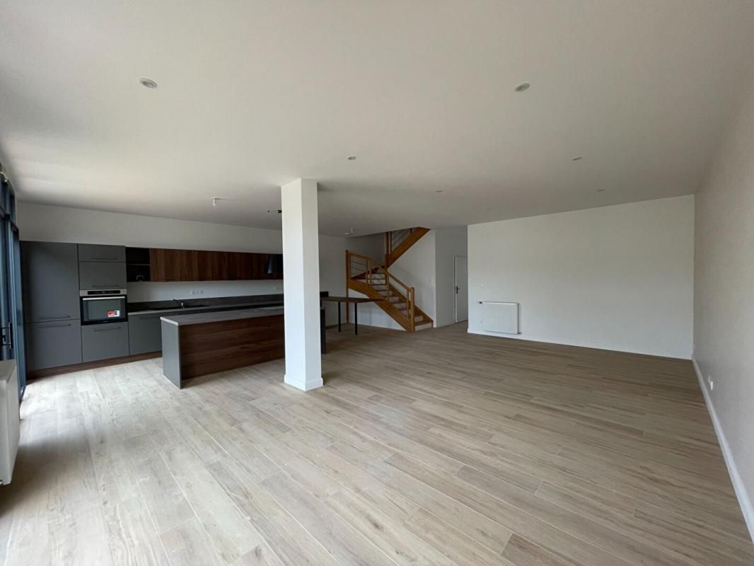 LE MANS Maison Le Mans 8 pièce(s) 222 m2 2