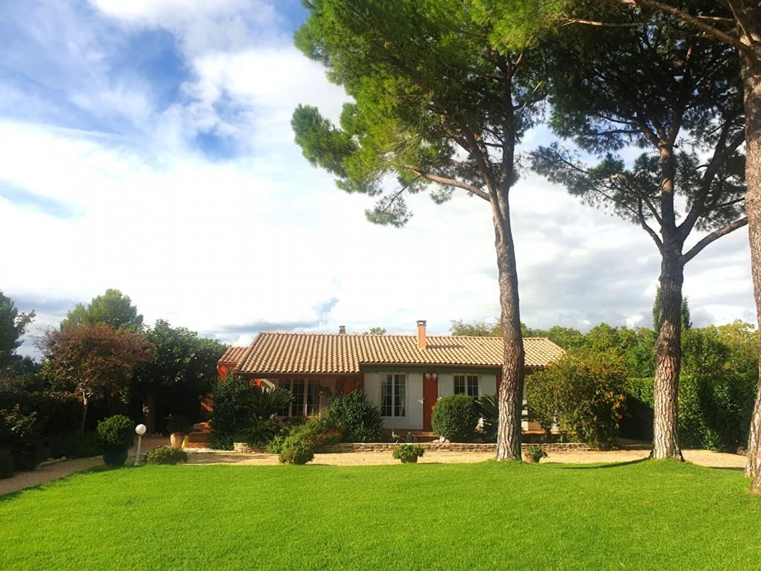 CLERMONT-L'HERAULT Villa 140 m2 avec piscine, parc et dépendance 85 m2 1