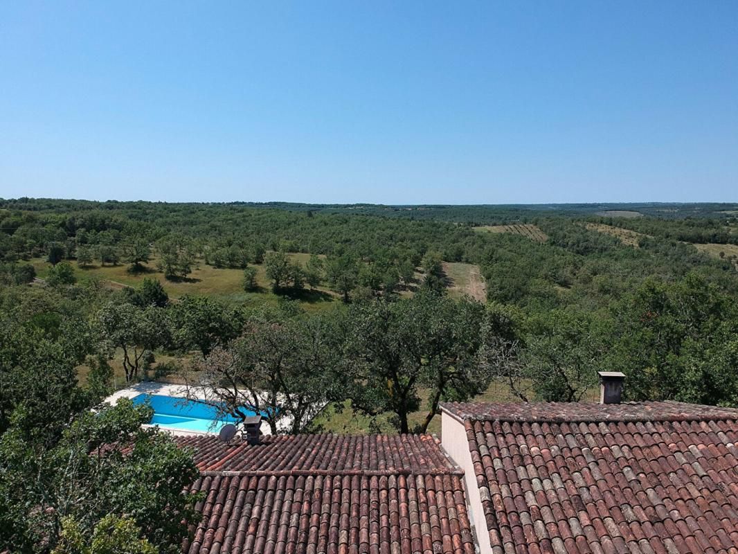 CAHORS Maison de 250m² avec piscine près de Cahors sur 1.5 hectare en partie clos 3