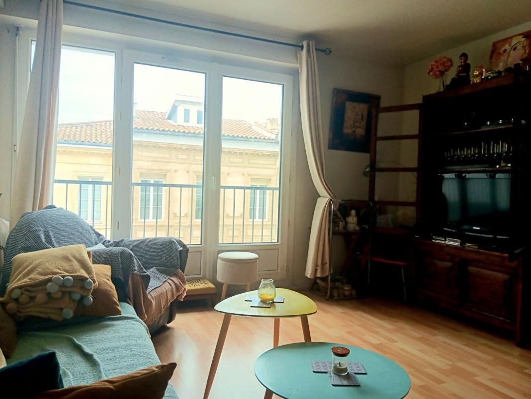 Appartement  3 pièces  avec une place de parking  , Saint Seurin-Fondaudège