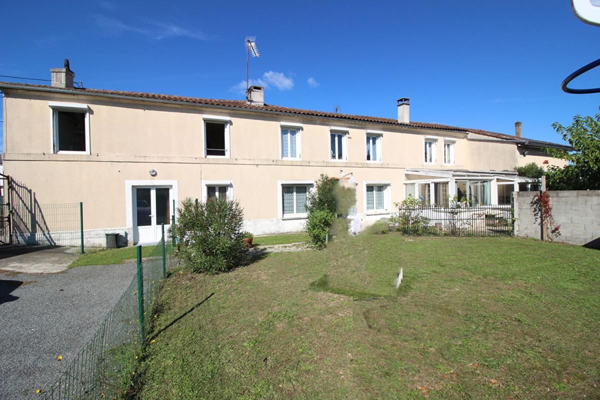 MAISON Longère à Châteaubernard 8 pièces 223 m2