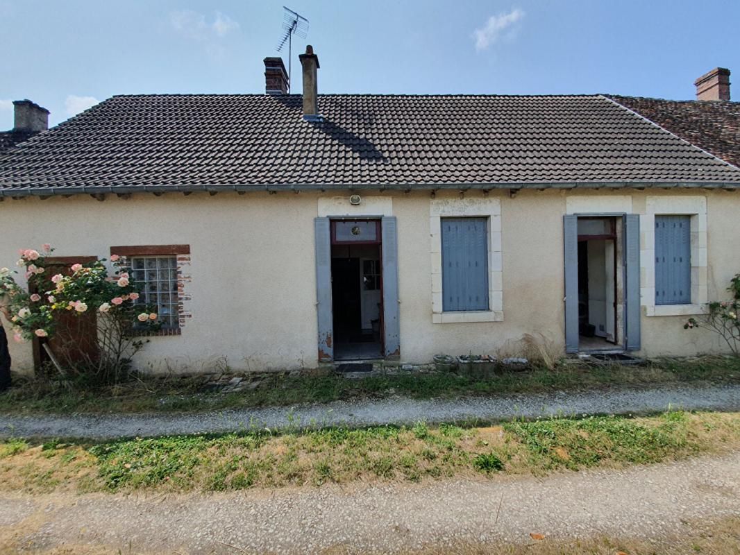 VENDOEUVRES Maison de bourg 90 m2 avec beau terrain de 1200 m2 1