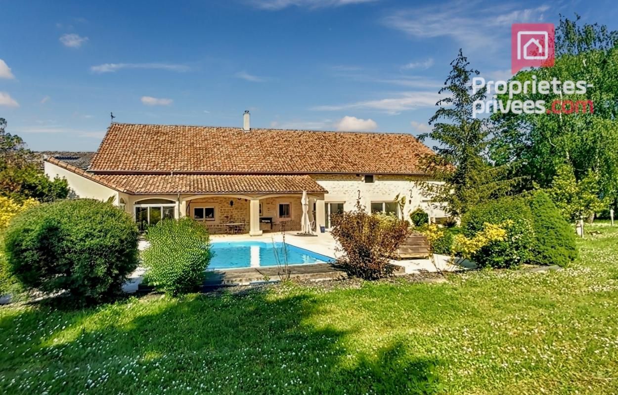 55300 SAMPIGNY-MAISON PLAIN-PIED 319m²/4 CH/PISCINE et SPA/GRANDES DEPENDANCES/Idéal pro et gîtes sur 7110m² terrain/600000HAI