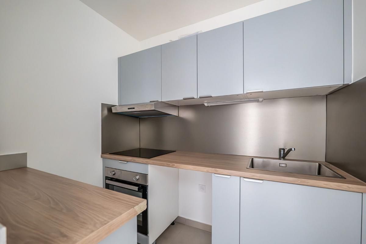 PARIS-17E-ARRONDISSEMENT EXCLUSIVITE - Studio - 2 pièces Paris 17ème 42.14 m2 2