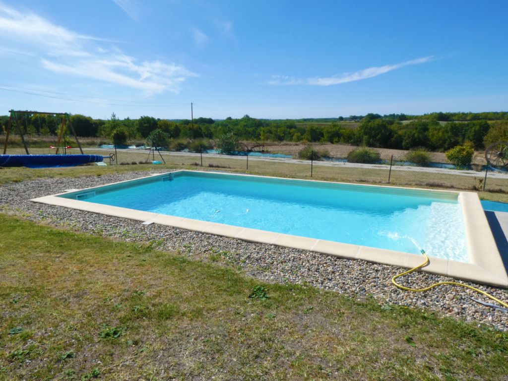 MONTCUQ Maison plain pied Montcuq - 4 chambres - piscine - vue - calme 2